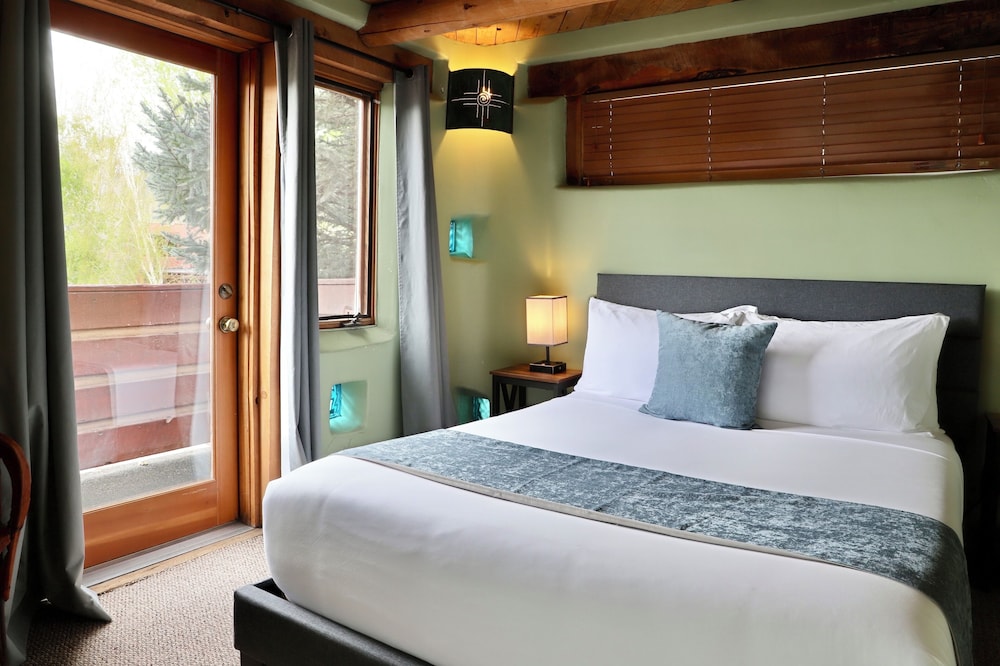 Chipeta Lodge - photo 6