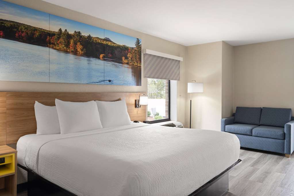 Days Inn by Wyndham Weldon Roanoke Rapids - photo 12