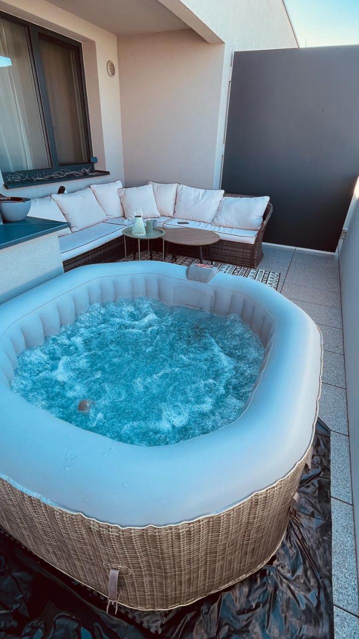 Jacuzzi Area with Sunset Terrace Free Parking - last minute hotel in Trnava