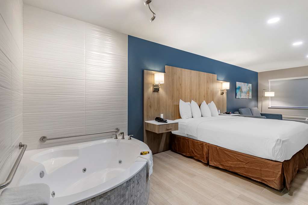 Best Western Plus Edinburg Inn & Suites - photo 22