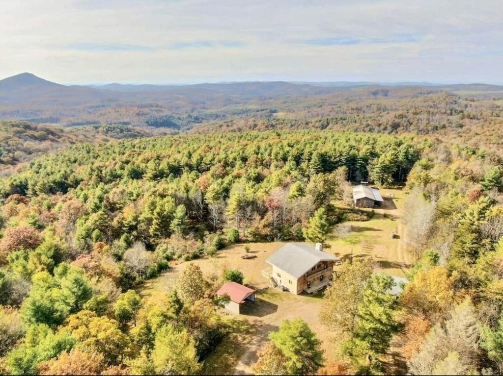 Lodges At Buffalo Mountain 168 Private Acres — Floyd