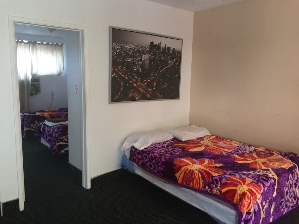Tradewinds All Suite Hotel - photo 8