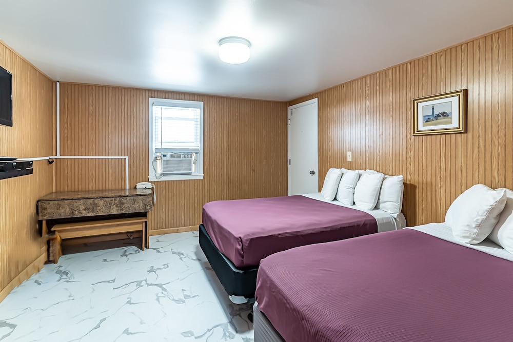 Boardwalk Sand & Surf Inn Oceanfront - photo 15