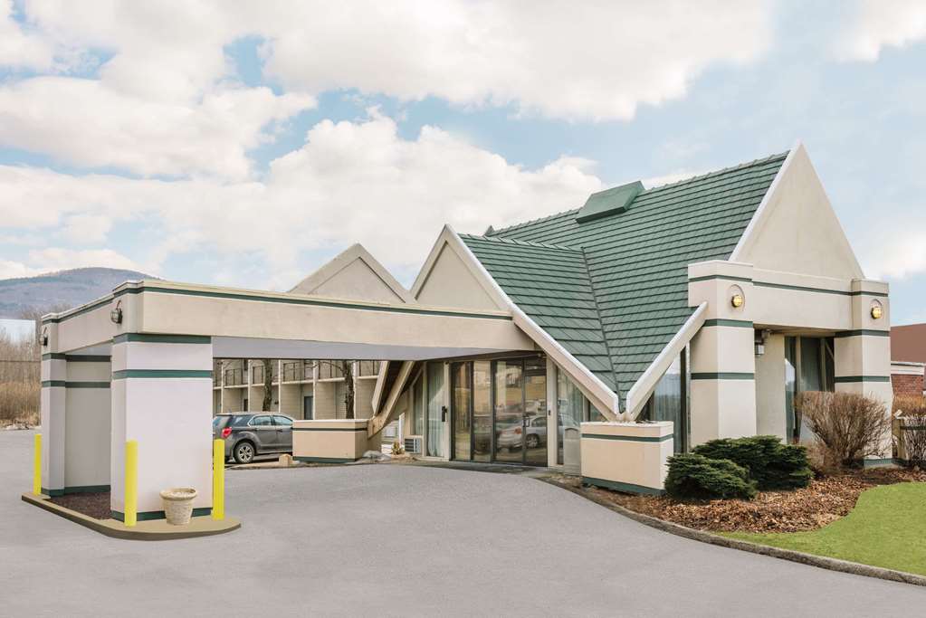Days Inn by Wyndham Rutland Killington Area - featured photo
