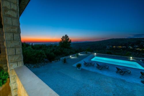 Holiday House DM — Milna — photo 4