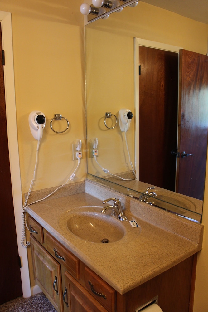 The Wharf Resort - photo 9