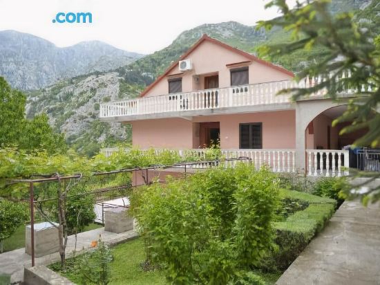 Apartment Gara — 4-Star Luxury Hotel in Kotor, Montenegro