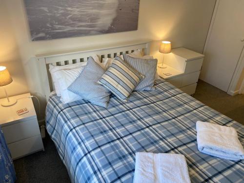 Trafalgar lovely ground floor flat with outside patio garden minutes walk to seafront in Seaview, United Kingdom