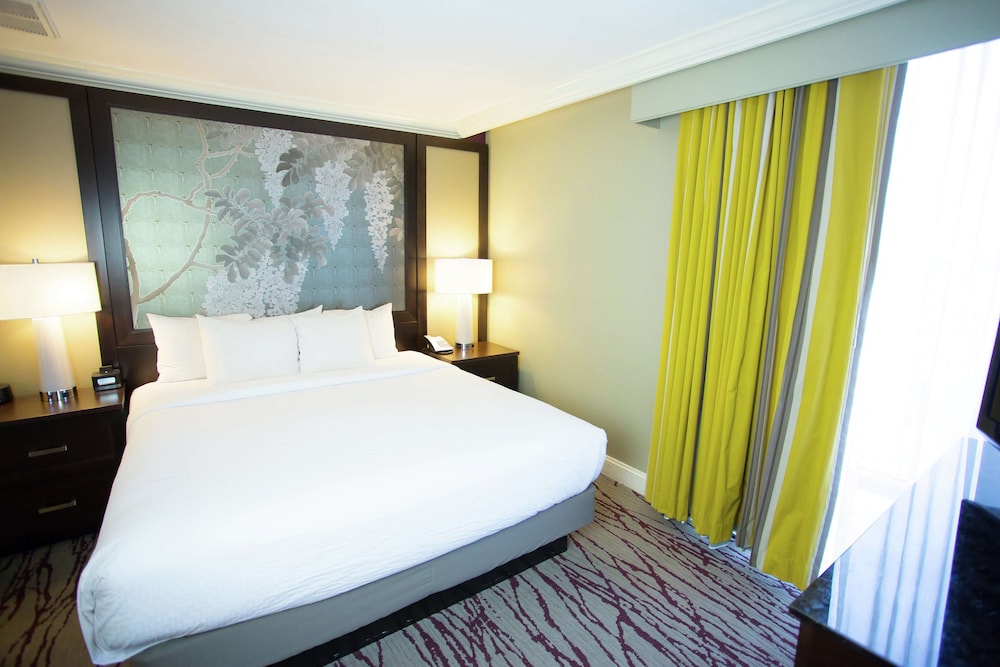 DoubleTree by Hilton Hotel Savannah Historic District - photo 23