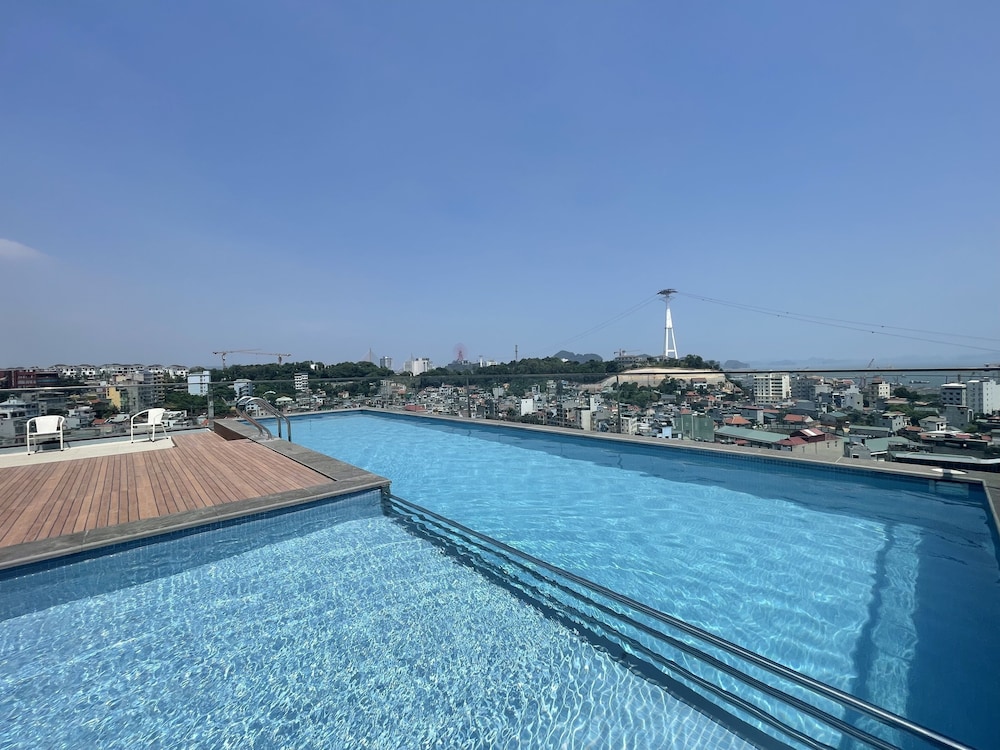The Light Hotel - carbon neutral hotel in Ha Long