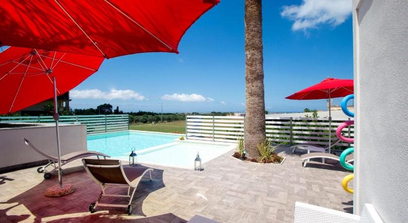 La Rocca Scavata — 4-Star Luxury Hotel in Rilievo, Italy