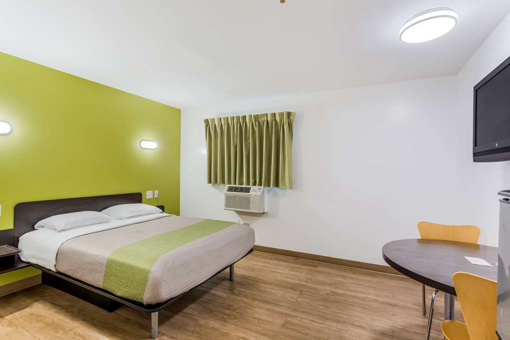 Studio 6 Extended Stay Jacksonville FL South - photo 6