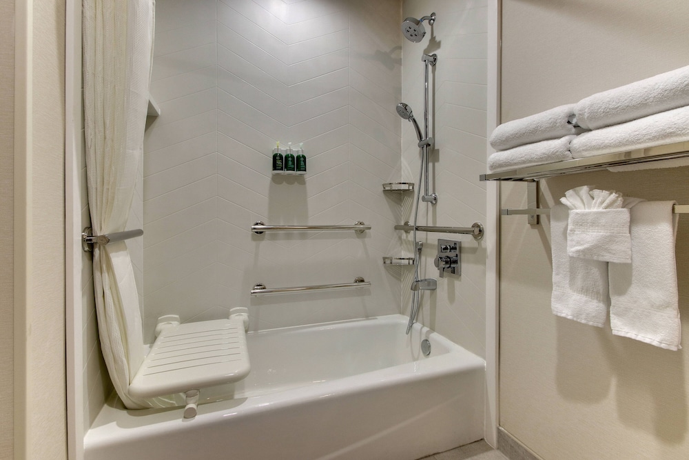 Fairfield Inn & Suites by Marriott Houston Brookhollow - photo 7