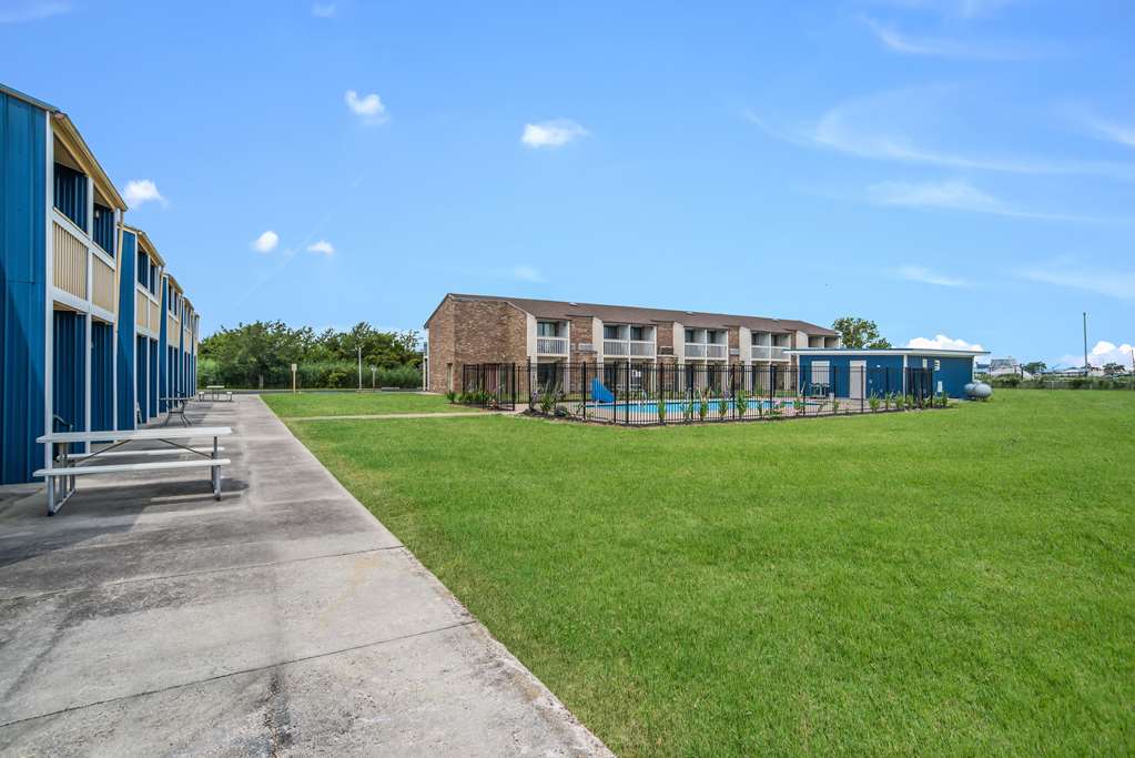 Rodeway Inn at Somers Cove Marina - photo 4