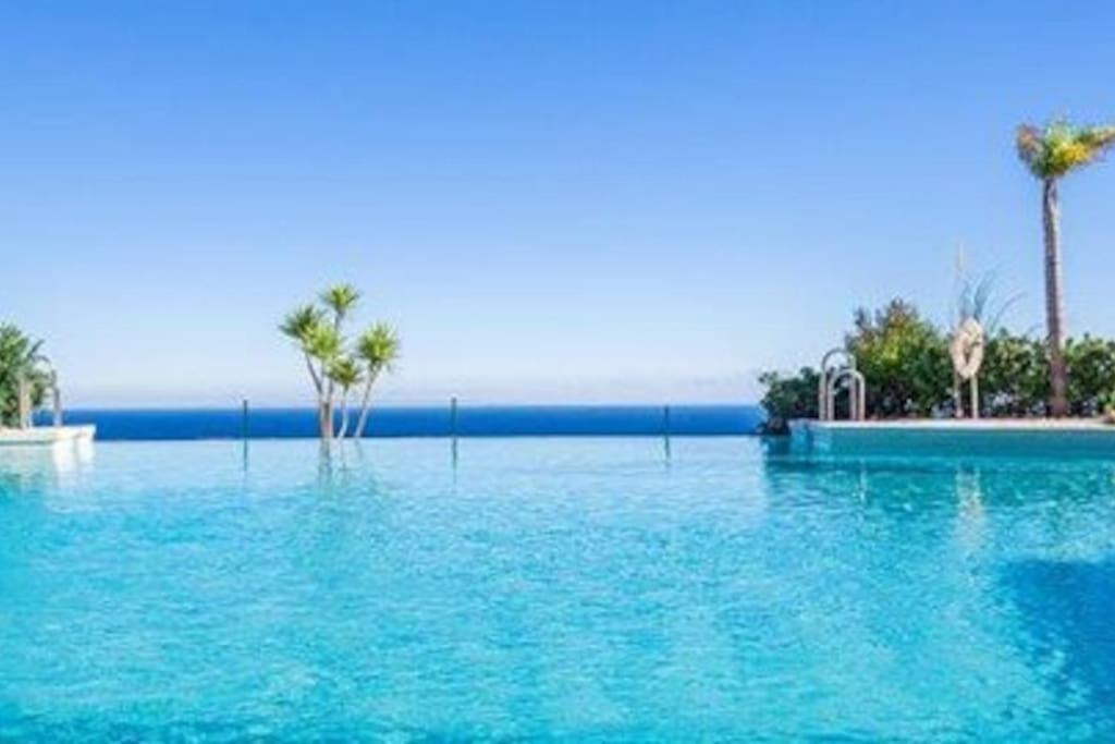 Elegant Apartment Stunning Views Fully Renovated in la Hacienda Del Senorio de Cifuentes — 4-Star Luxury Hotel in Benahavis, Spain