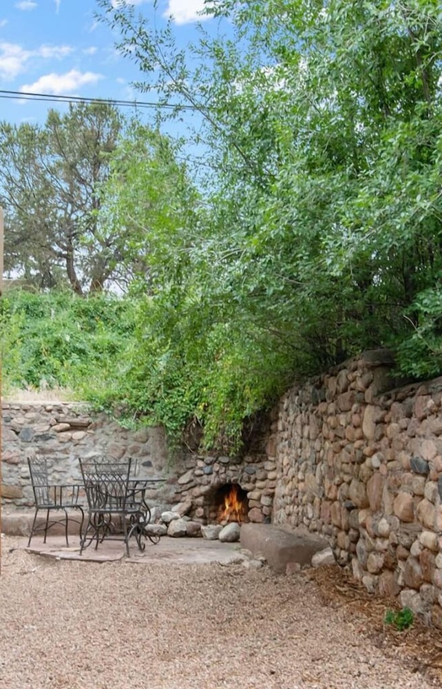 Bella Sweet Casita in the Heart of Santa Fe Six Blocks to the Plaza - photo 16