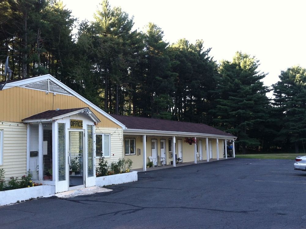 Granby Motel - photo 17