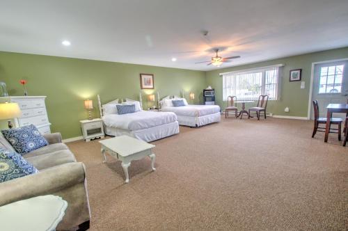 East Shore Lodging - photo 21