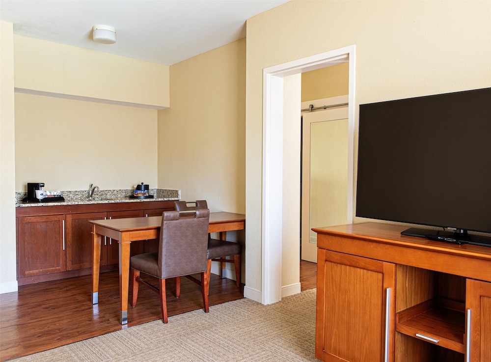 Hampton Inn Charleston Daniel Island - photo 18