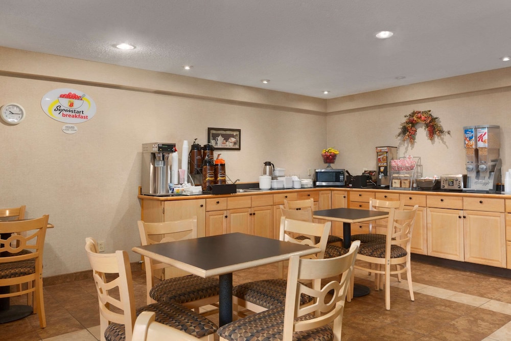 Riverdale Inn - photo 7