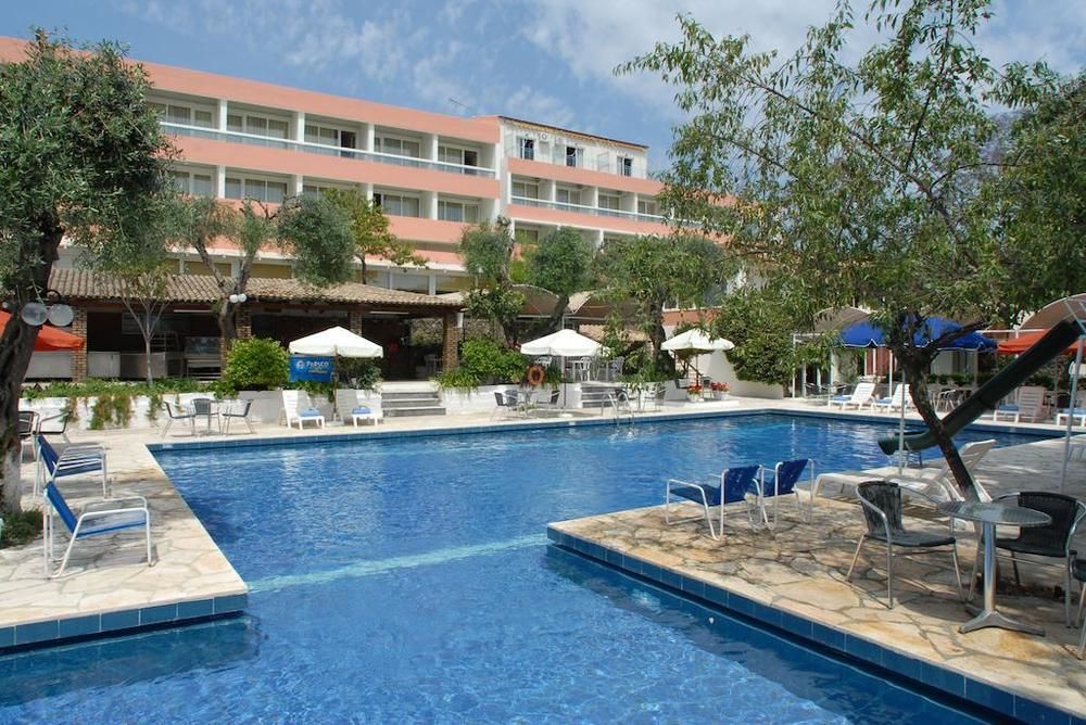 Golden Alexandros Hotel — hotel in Perama