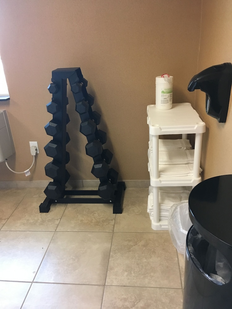 Cobblestone Inn & Suites Steele - photo 22