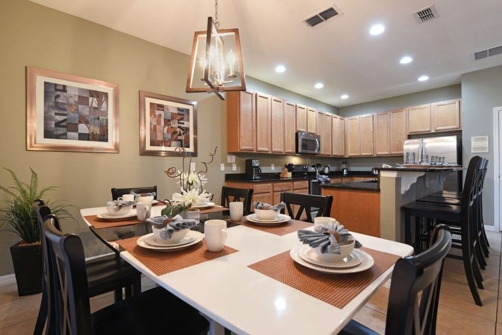 Wonderful 7 bed Solterra Resort W Pool & Spa 7 Bedroom Home by RedAwning Davenport - photo 13