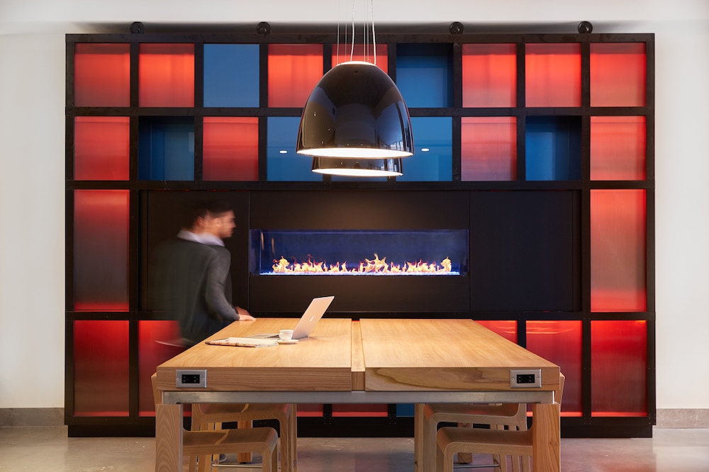 Hotel Le Dauphin Montreal Downtown