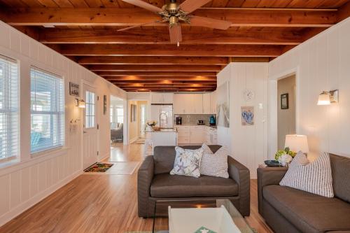 A Little Nauti by Oak Island Accommodations - photo 17