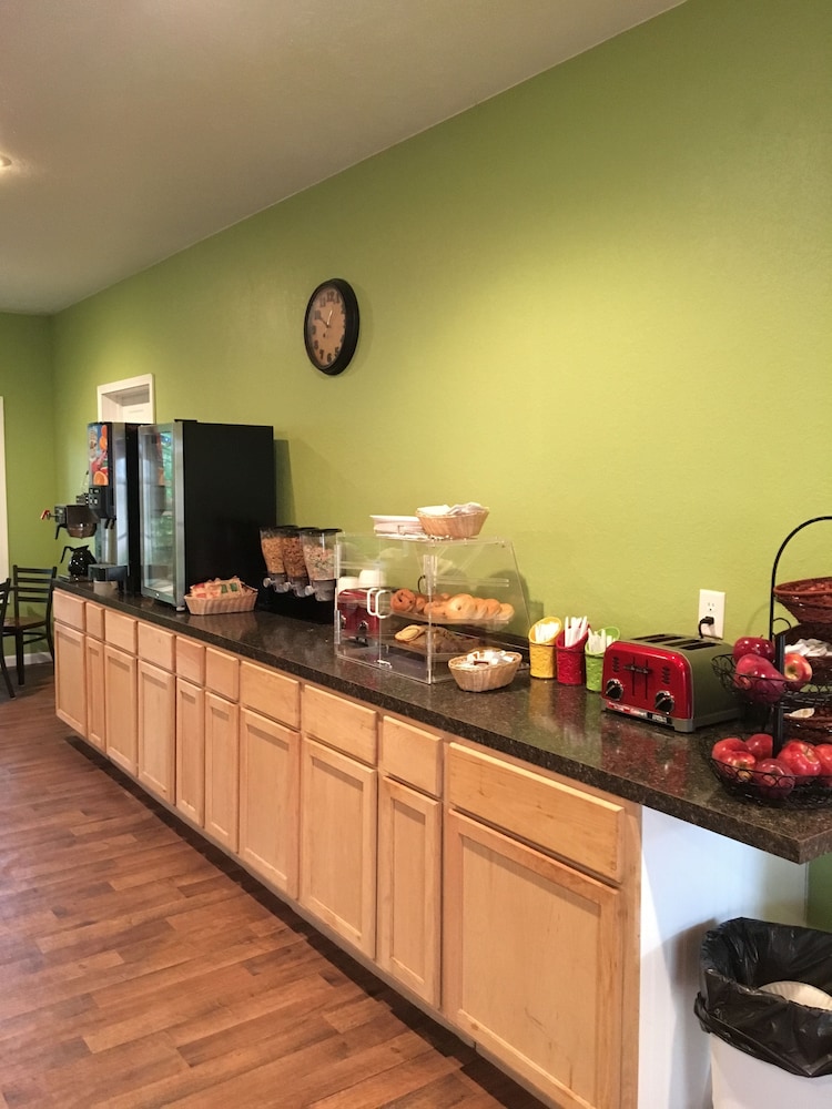 The Beach Inn Motel - photo 15