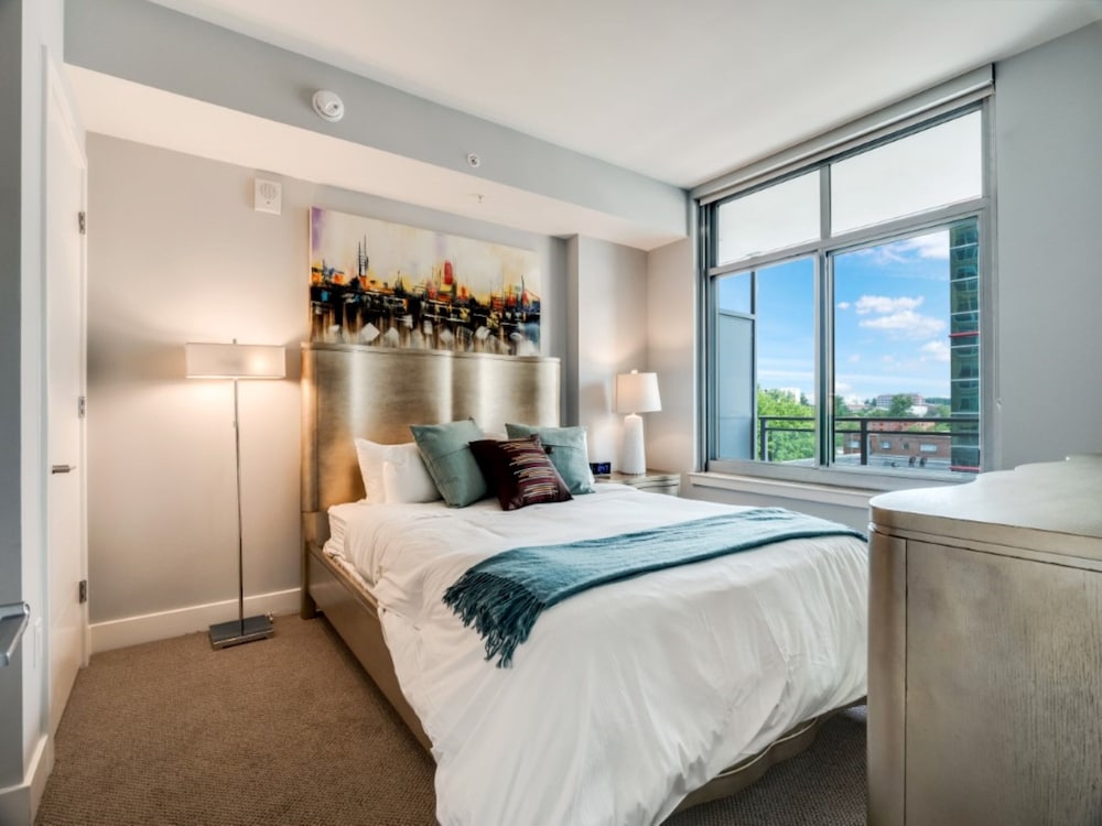 Bluebird Suites near Chevy Chase - photo 4