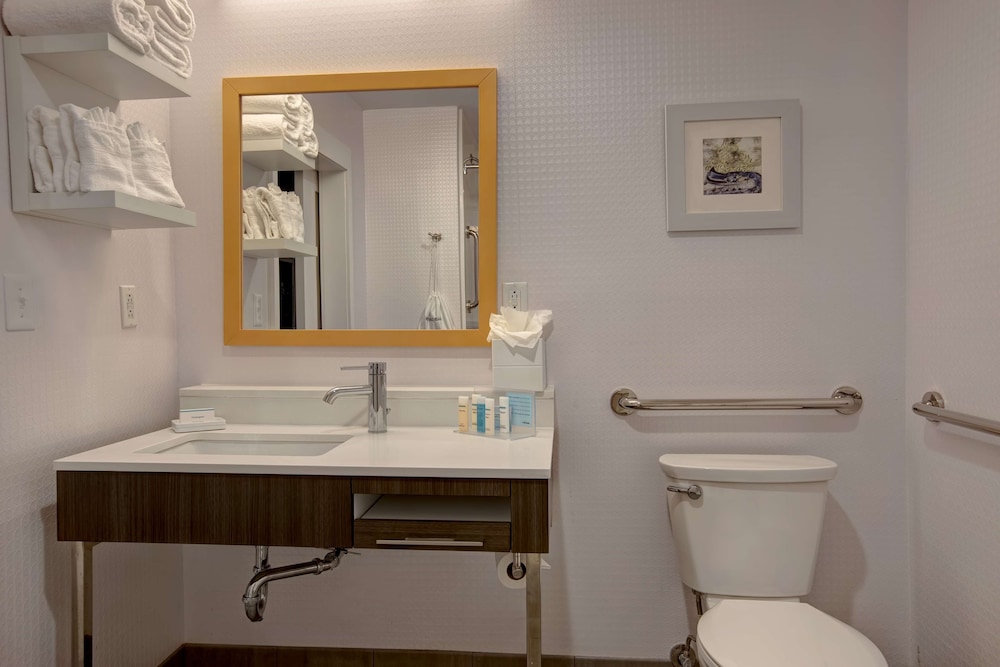 Hampton Inn Olive Branch - photo 25
