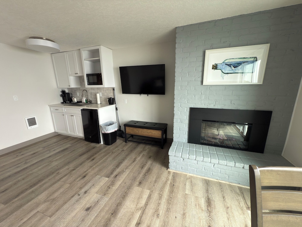 West Beach Suites - photo 60