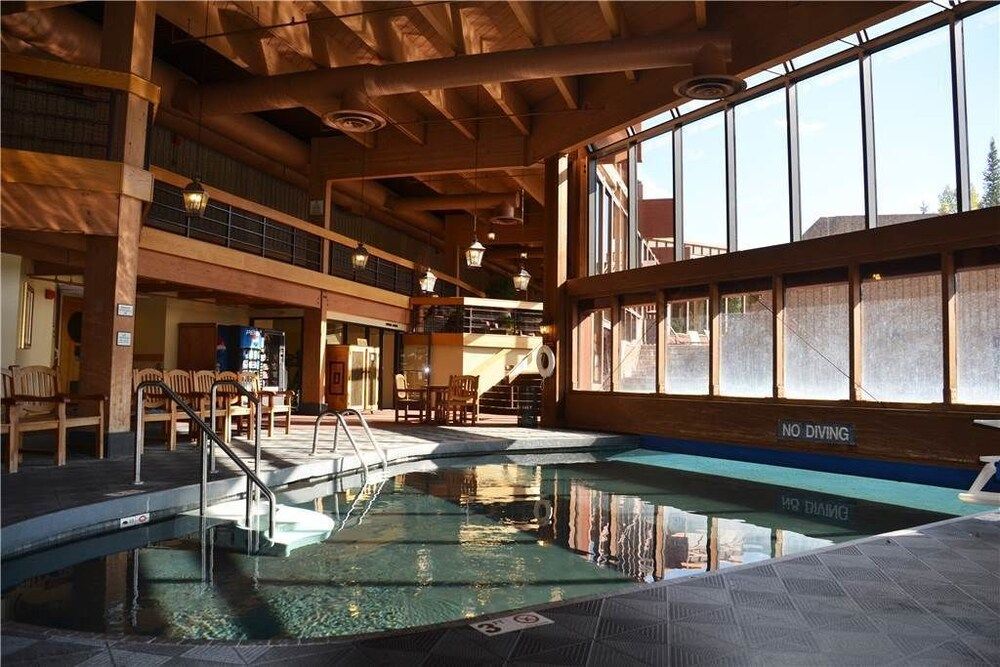 Beaver Run Resort Unit 4332 by RedAwning — hotel in Breckenridge