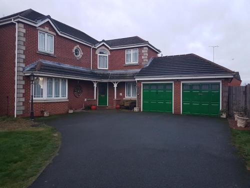 The Brier House 17301327 — Swadlincote