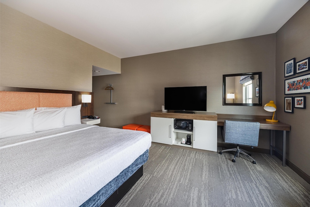 Hampton Inn & Suites Logan - photo 9