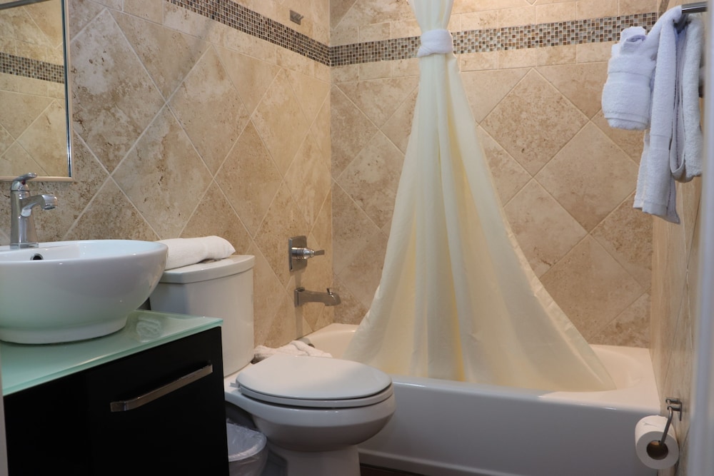 Curtis Inn & Suites - photo 32