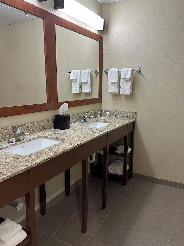 Tollgate Inn - photo 14