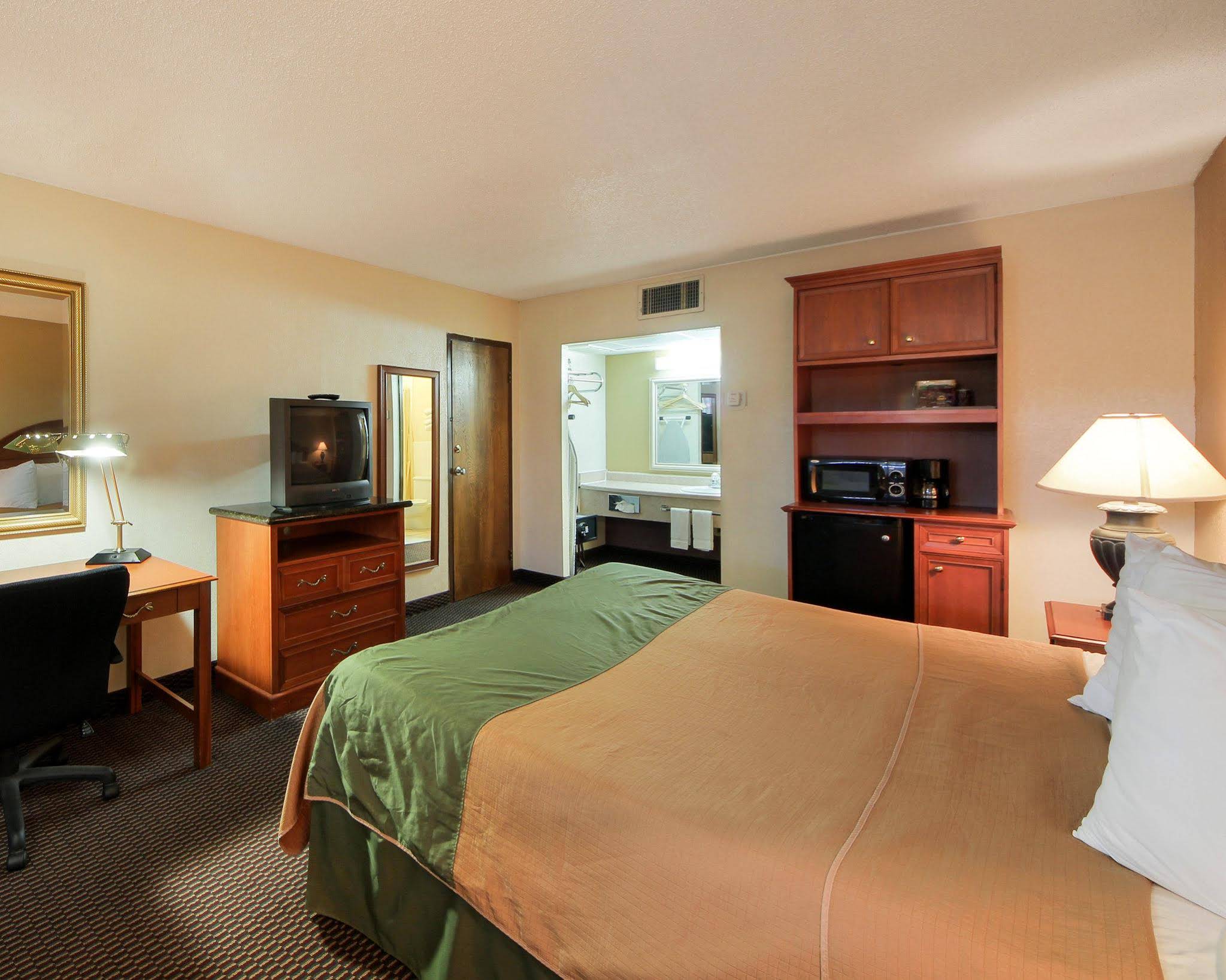 Quality Inn Shawnee - photo 25