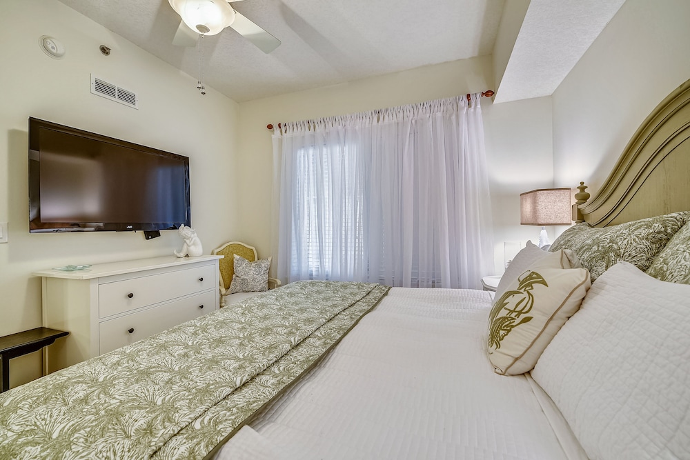 Grand Panama Beach Resort by Book That Condo - photo 10