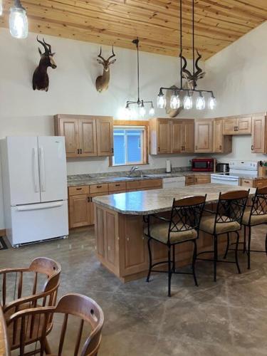 Hunter's Haven - carbon neutral hotel in Oak Harbor