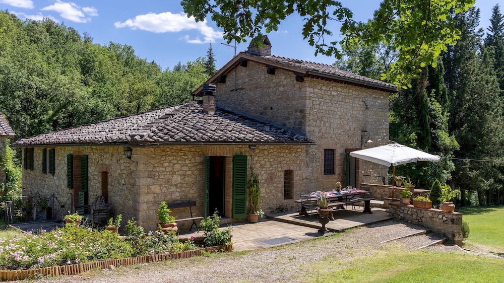 Mulino Nel Chianti 10 Emma Villas — 4-Star Luxury Hotel in Gaiole In Chianti, Italy