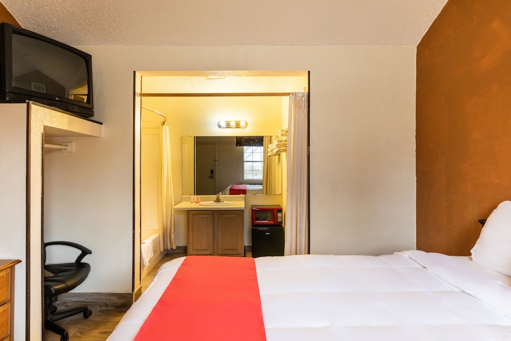 OYO Hotel Decatur TX Hwy 287 Northwest - photo 11