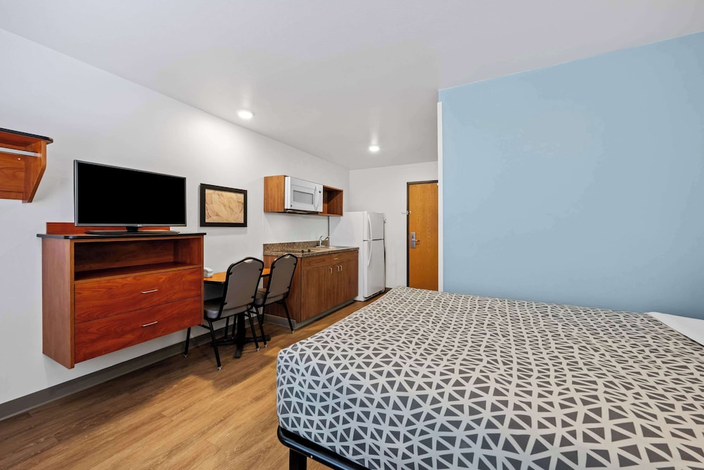 WoodSpring Suites Hobbs - photo 8