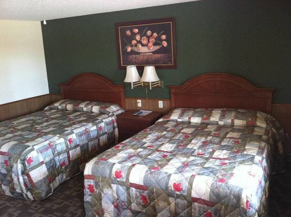 C&H Motel El Dorado Springs - photo 6