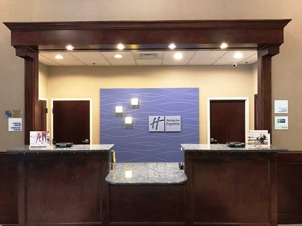 Holiday Inn Express and Suites by IHG - photo 29