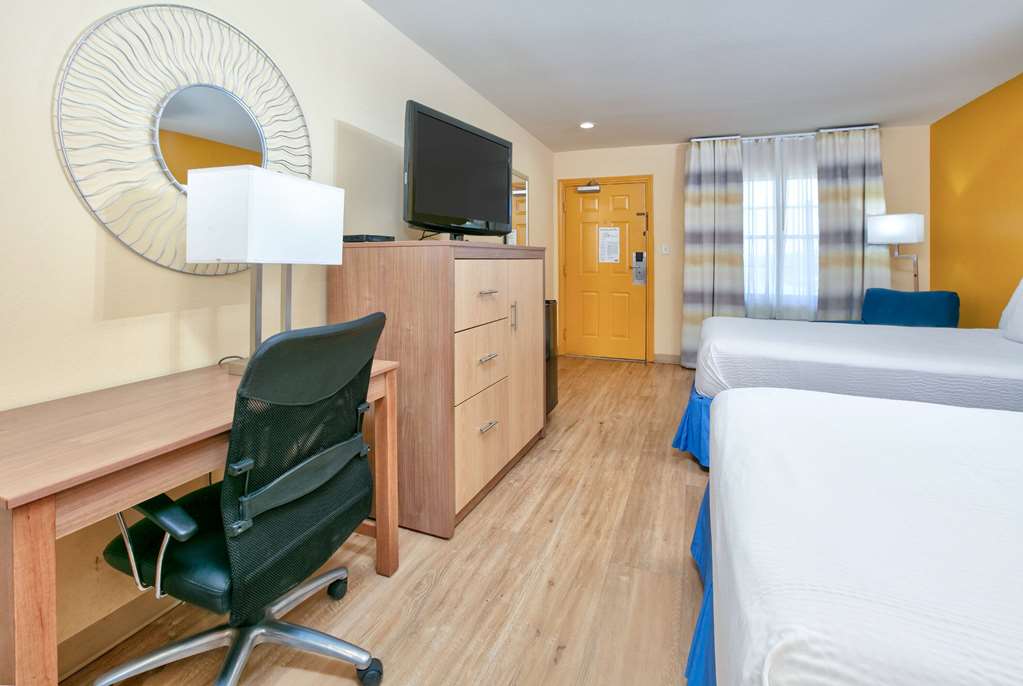 Days Inn by Wyndham Batesville - photo 23