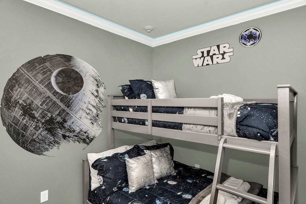 New Decor With Mickey Nemo Tinkerbell & Star Wars Rooms Private Pool and Game Room - photo 11