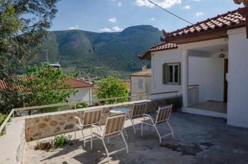 Ev Zin Mouria in Leonidio, Greece