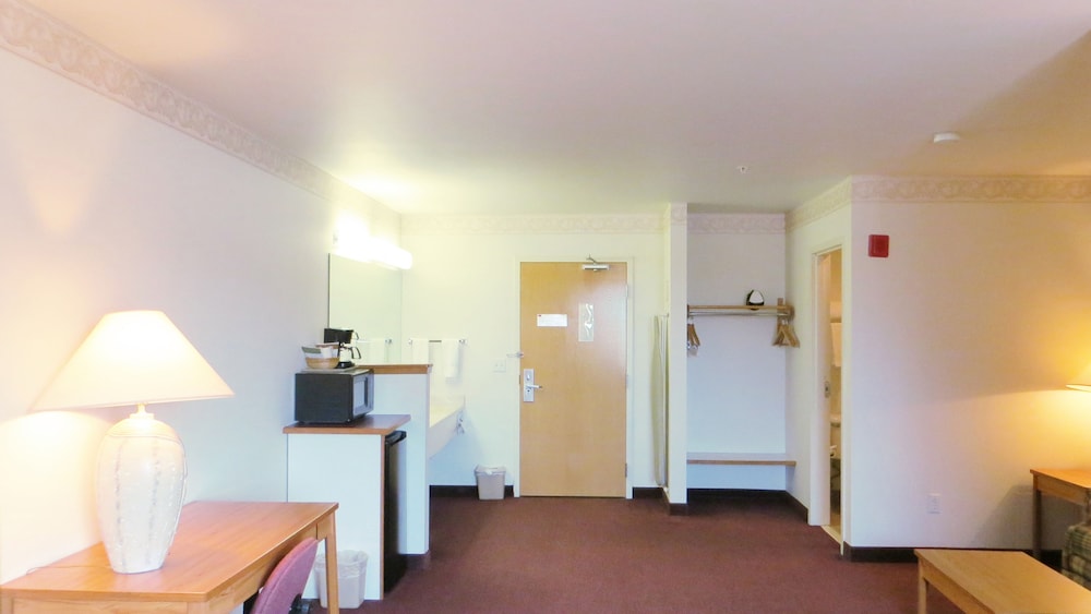 Peppermill Empress Inn - photo 8